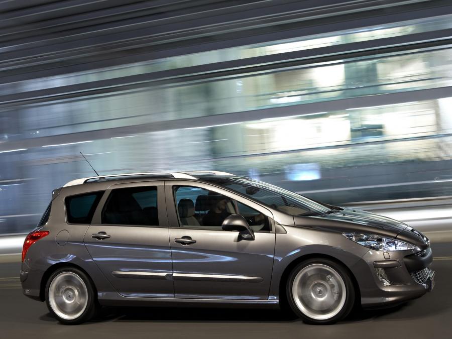  Peugeot 308 SW 2008 года  (фото 10 из 30)